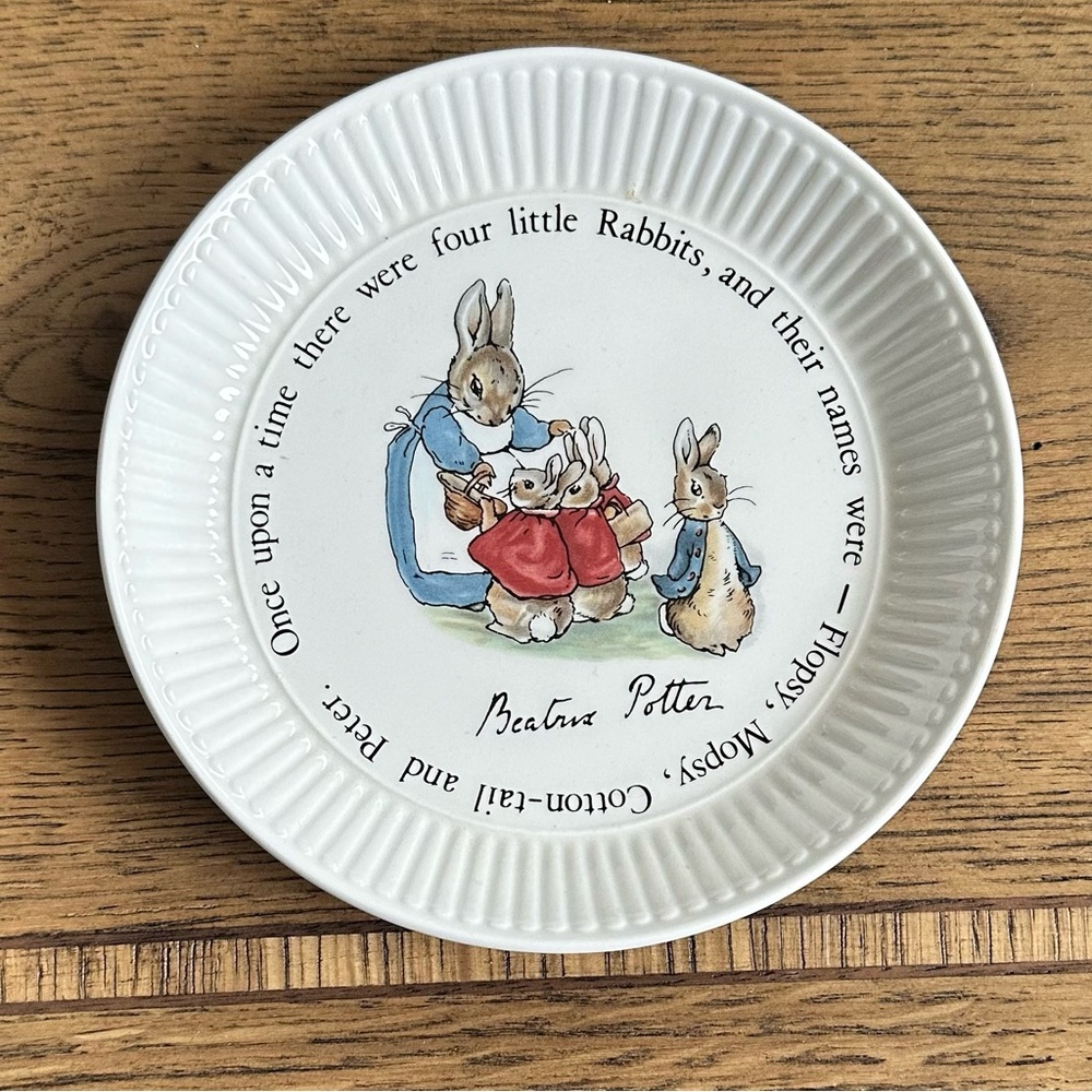 Wedgwood Vintage England Beatrix Potter Peter Rabbit Dish Plate 6”